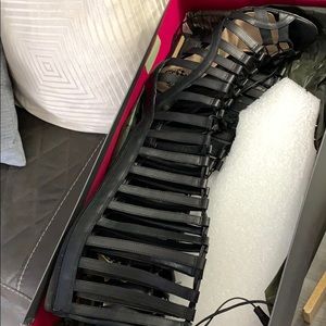 Vince Camuto size 8 black heel gladiator boots